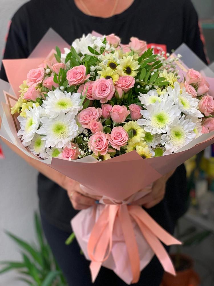Букет цветов из: Розы и Хризантемы в Исламее