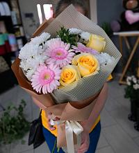 Букет цветов из:  Герберы, Розы и Хризантемы в Исламее