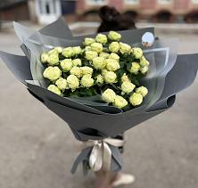 Букет Белые кустовые розы Солинеро в Исламее